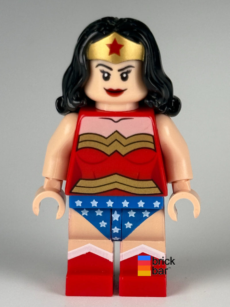 Wonder Woman sh0004 LEGO DC Super Heroes minifigure, front view